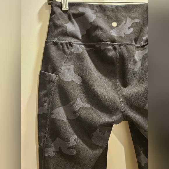 Yogalicious Lux High Waist Ankle Leggings Womens Small Black Camo 2 Side Pockets - Picture 4 of 8